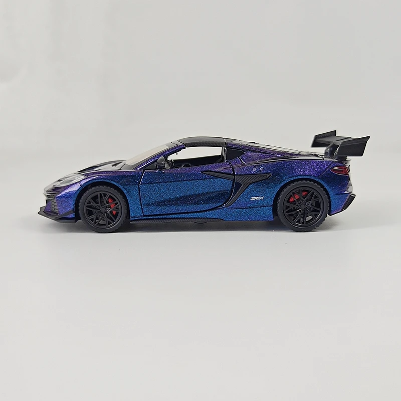 1:32 simulation Chevrolet Corvette C8 ZR1X alloy car model, doors can be opened rich in details, finely crafted, good quality