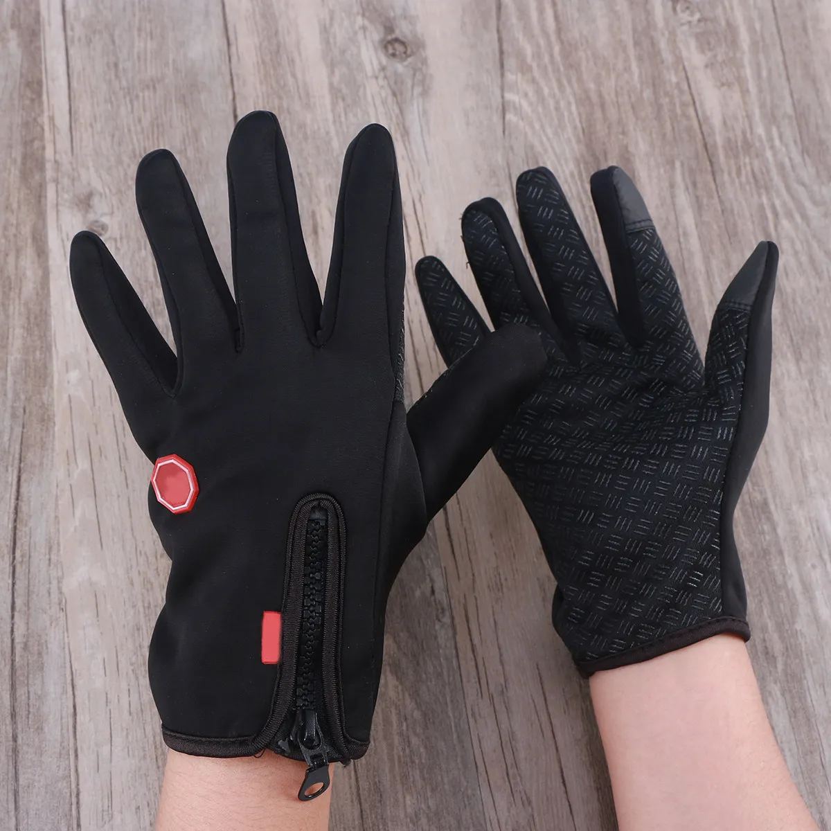 

1Pair Waterproof Windproof Touchscreen Cycling Gloves for Men with Conductive Fingertips Anti-Slip Palm Adjustable Zipper Winter