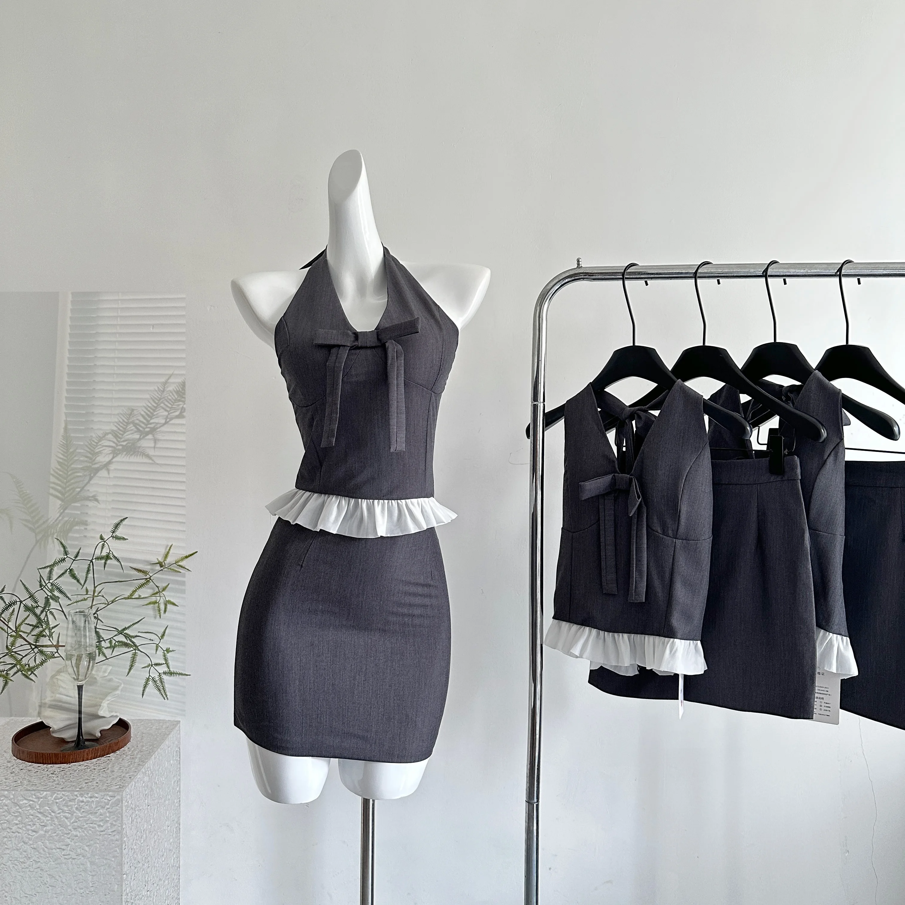 

2025 Summer Neck V-neck Splicing Top + Arm Skirt Two-piece Set Sexy Two Piece Set Women