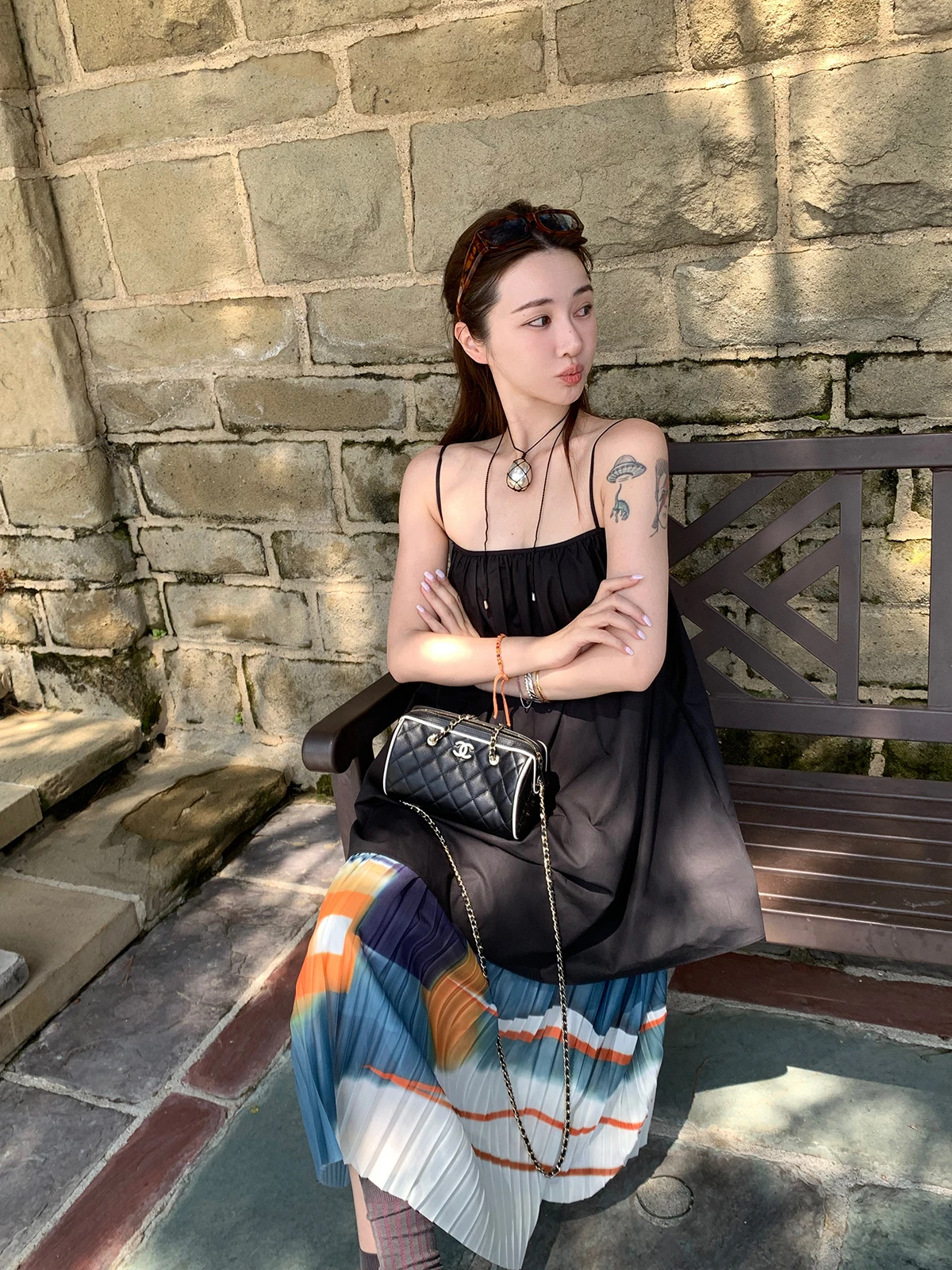 

Комплект Vcruan Axi Color Emotions: плиссированная юбка и топ, универсальный, новинка лета 2025, женский, для офиса, из полиэфирного волокна