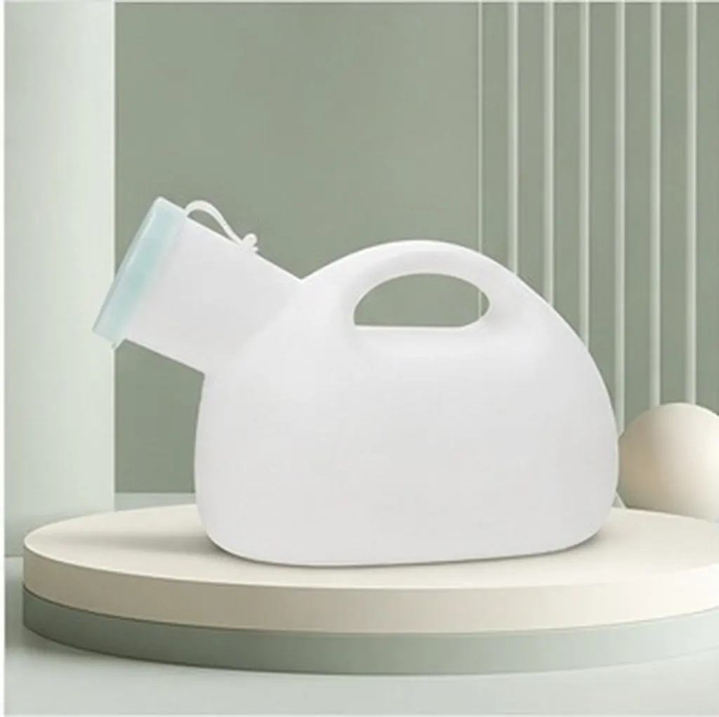 Large Capacity Urinal for Men Portable Plastic Urine Jar Spill Proof Design for Travel Camping Bedridden Elderly Male Patient