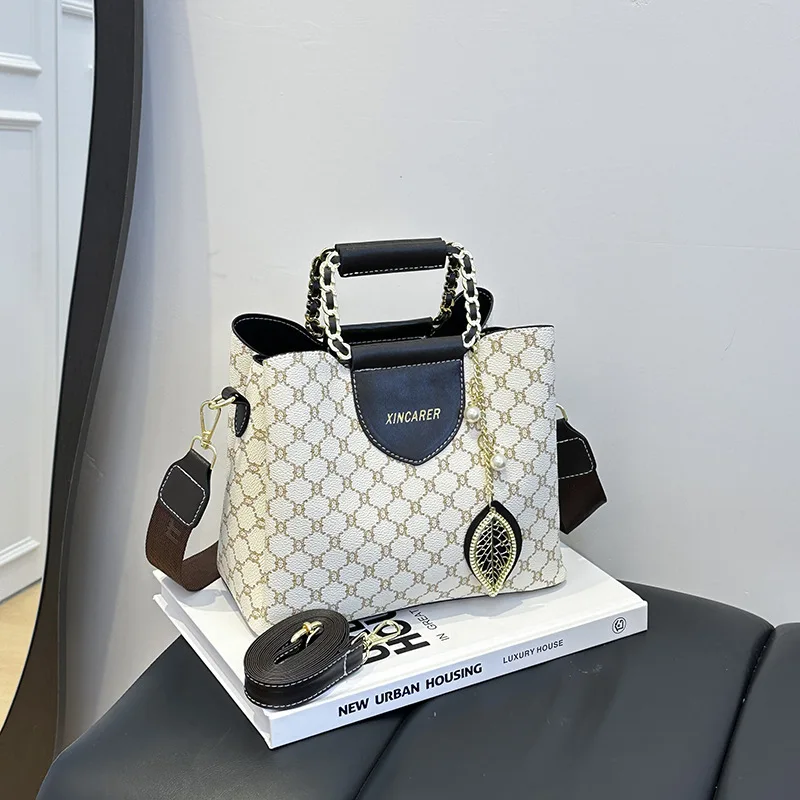 

Valentine's Day Special! New Large - Capacity Women's Bag - Stylish & Versatile for Commuter Handheld/Crossbody, Direct Sale