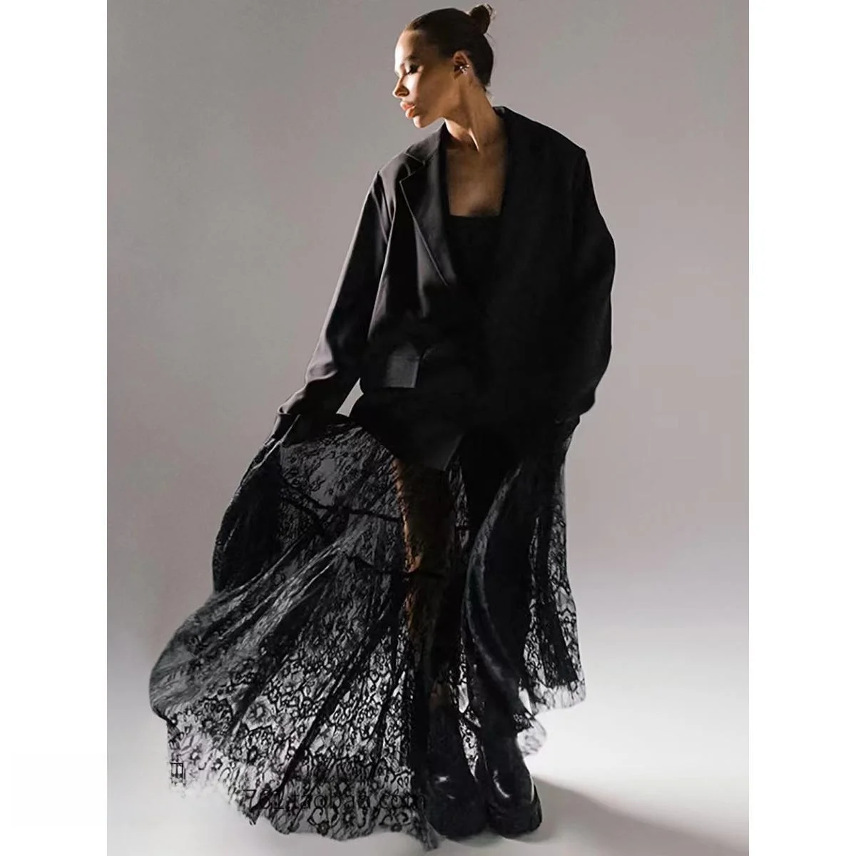 

Сексуальная кружевная юбка с высокой талией, прозрачный дизайн, А-силуэт, длинная юбка для молодых женщин 8-24 лет, осенний сезон, однотонная