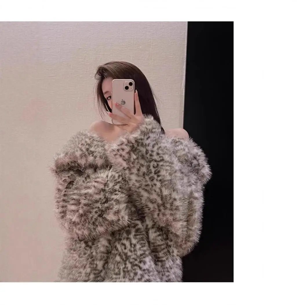 سترة صوفية طويلة من الفرو مع ضوء متكامل بطبعة الفهد ملابس خارجية للنساء معطف شتوي مع قبعة أوروبية Sle