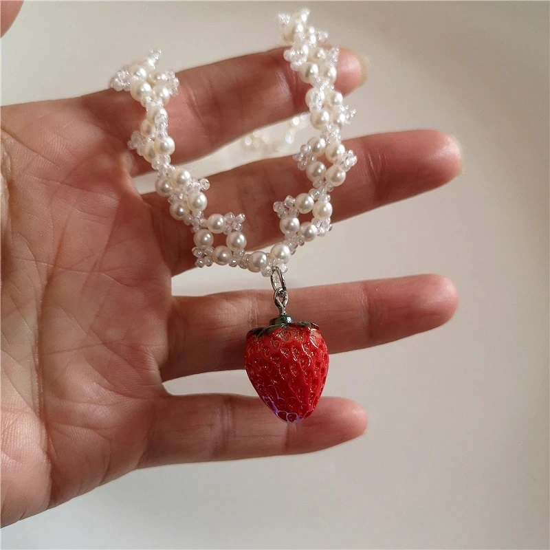 Y2K Strawberry Pendant Necklace Choker for Women Children Jewelry Imitation Pearl Neck Clavicle Chain Cute Accessories New