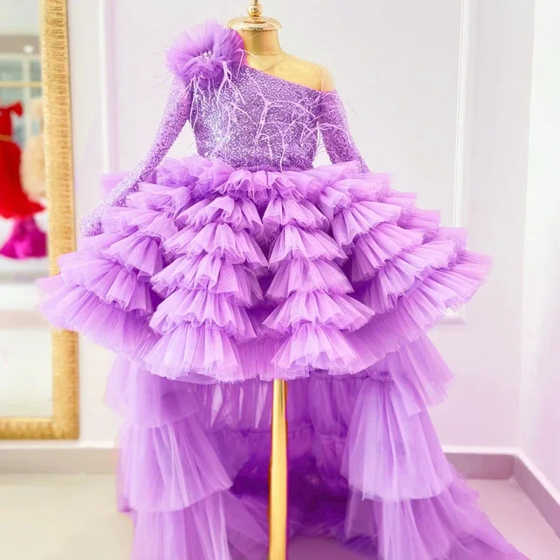 Robes de demoiselle d'honneur violettes avec longue traîne, robe de reconstitution historique en tulle, robe de princesse en plumes, fête d'anniversaire, mariage, Rhformel, quoi que ce soit