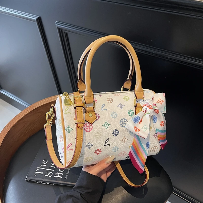 

Luxury Unique Designer Paris Inspired Tote Bag Elegant Handbag With Letter Logo For Women Fashion And Spacious Shopper