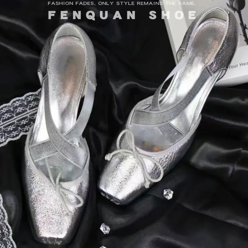 

Серебристые туфли Мэри Джейн с квадратным носком для женщин, новинка 2026 года, с бантом, на скрытой танкетке, на плоской подошве