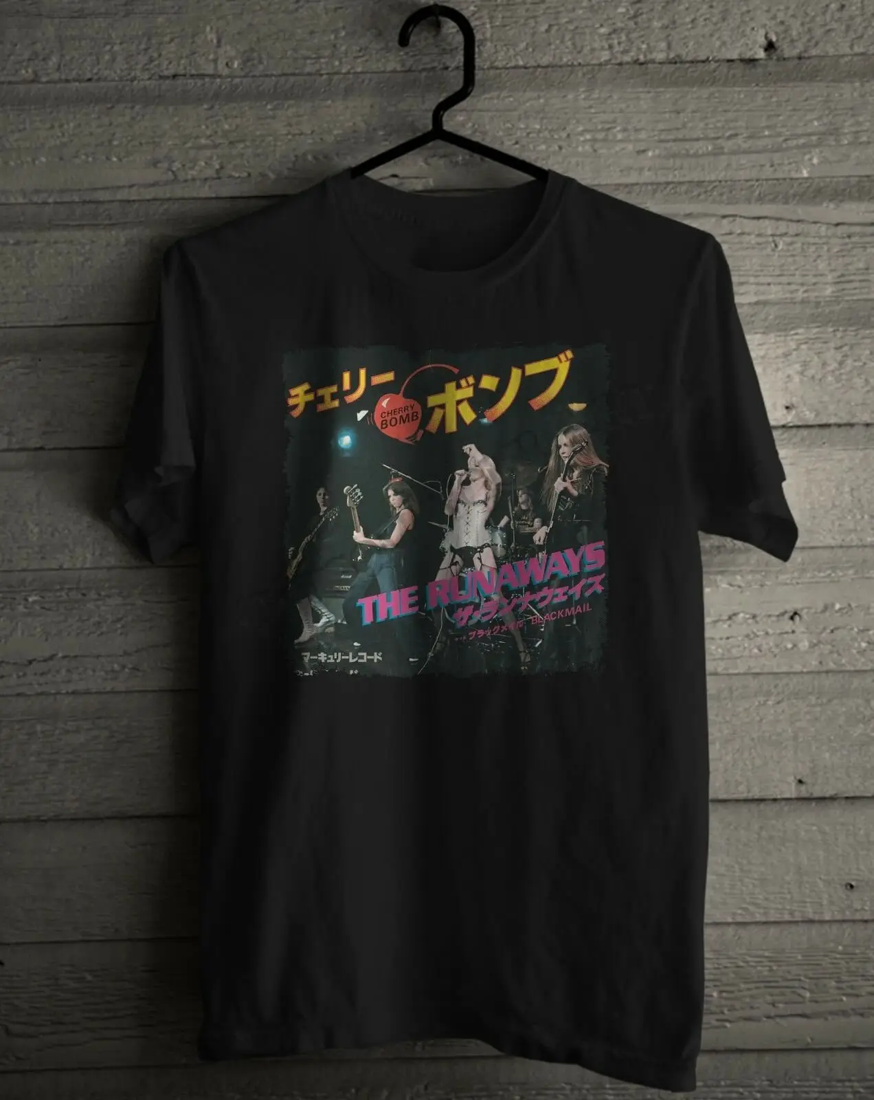 The RUNAWAYS Cherry Bomb Japan Tour Rock Band Joan jett Men's T shirt