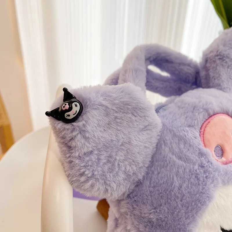 Mini sac en peluche Kuromi SANRIO, sac à main en peluche Kawaii, décor de chambre, jouets de dessin animé mignons, sac initié par l'anime, cadeau pour les filles, 22cm