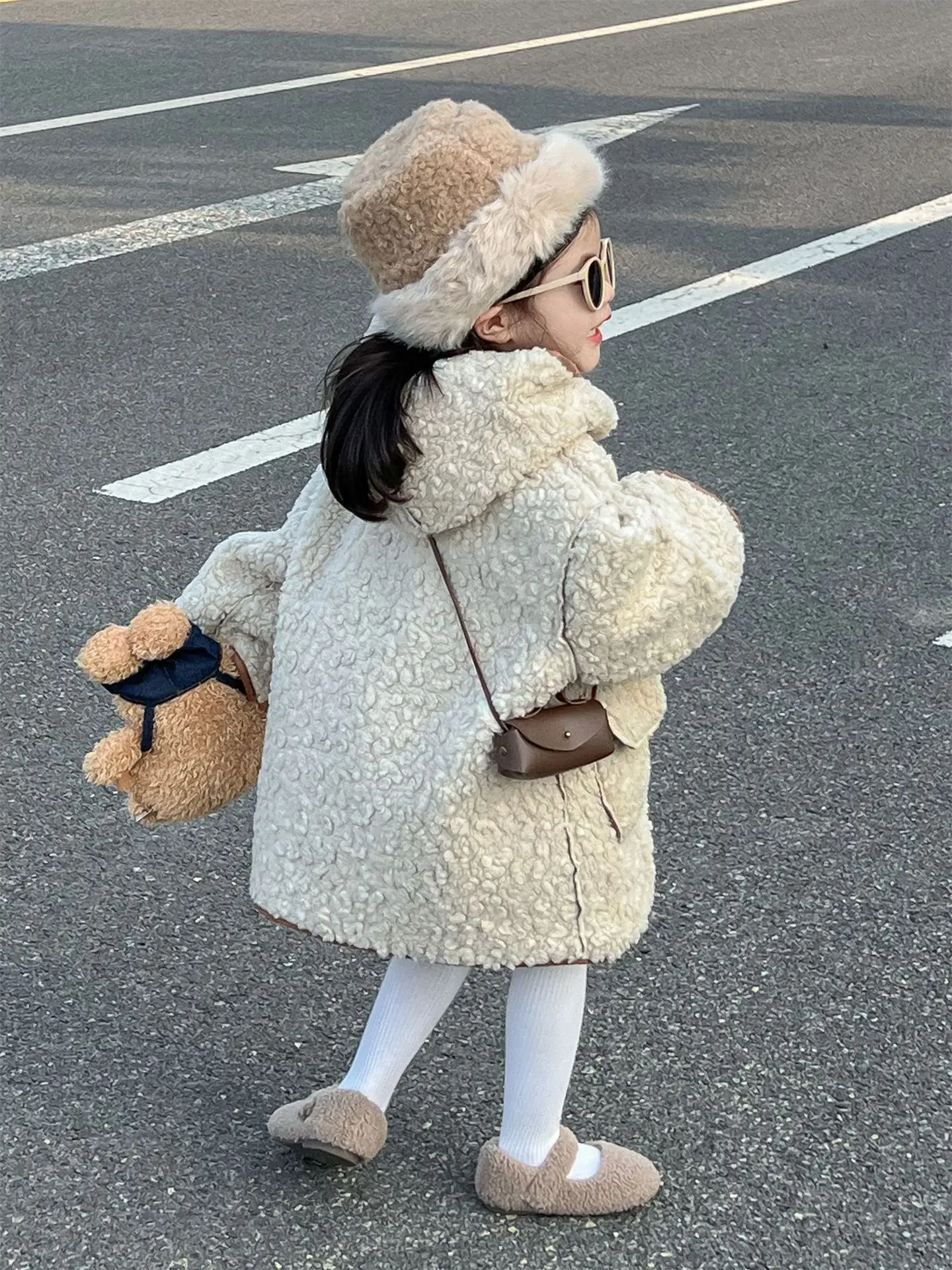 girl coat Childrens 2023 winter Korean style girls lamb wool hooded single-breasted coat double-sided fleece lined cotton coat