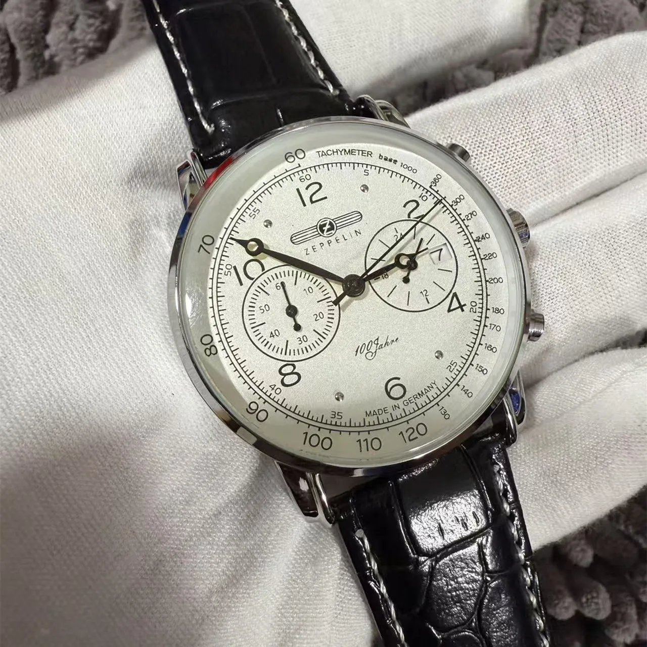 Neue modische Zeppelin-Herrenuhr mit drei Augen, laufender Sekunde, multifunktionalem Chronographen, Business- und Freizeit-Quarzuhr
