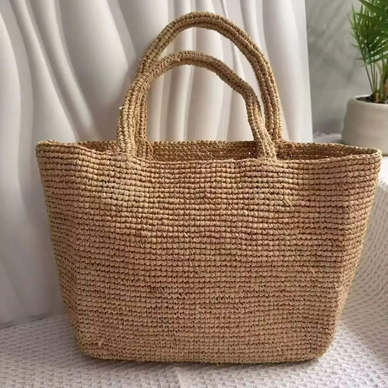 

2026 New Handmade Raffia Crochet Handbag Summer Ladies' Beach Tote Bag Vacation Small Bag