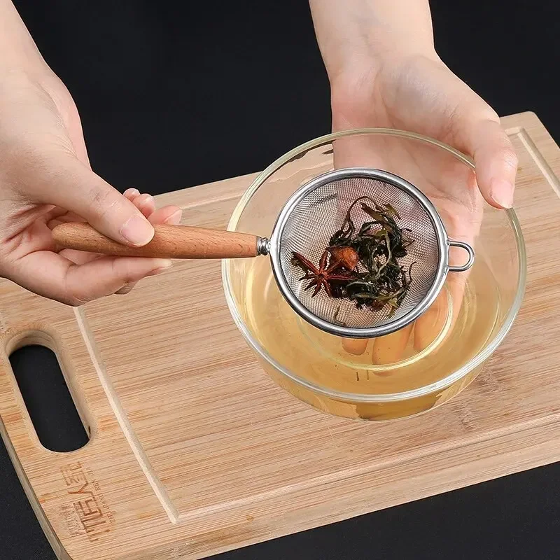 304 Stainless Steel Mesh Filter Spoon with Wooden Handle Flour Filter Spoon Household Kitchen Fried Food Filter Oil