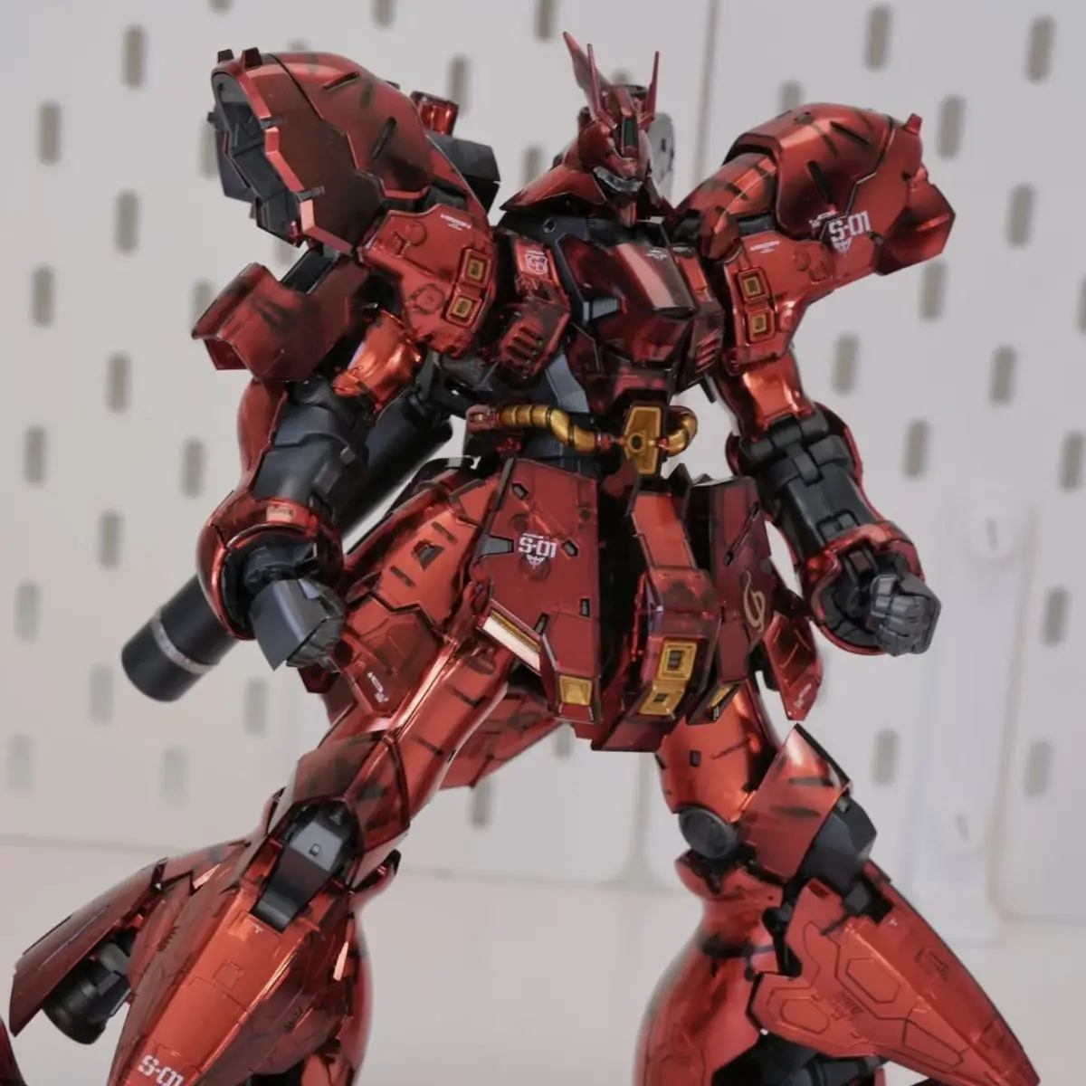 SIHAI モデル RG 1/144 MSN-04 サザビー 電気メッキ版 組立モデルキット アニメアクションフィギュア モデル プラスチックロボット玩具