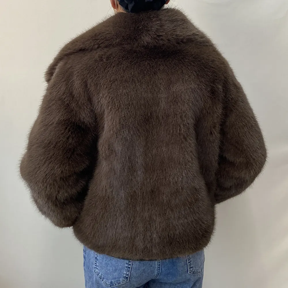 Women's Plus Size Winter Fur Coat Fox Large Lapel Loose Short Top Elegant Warmth for Cold Weather