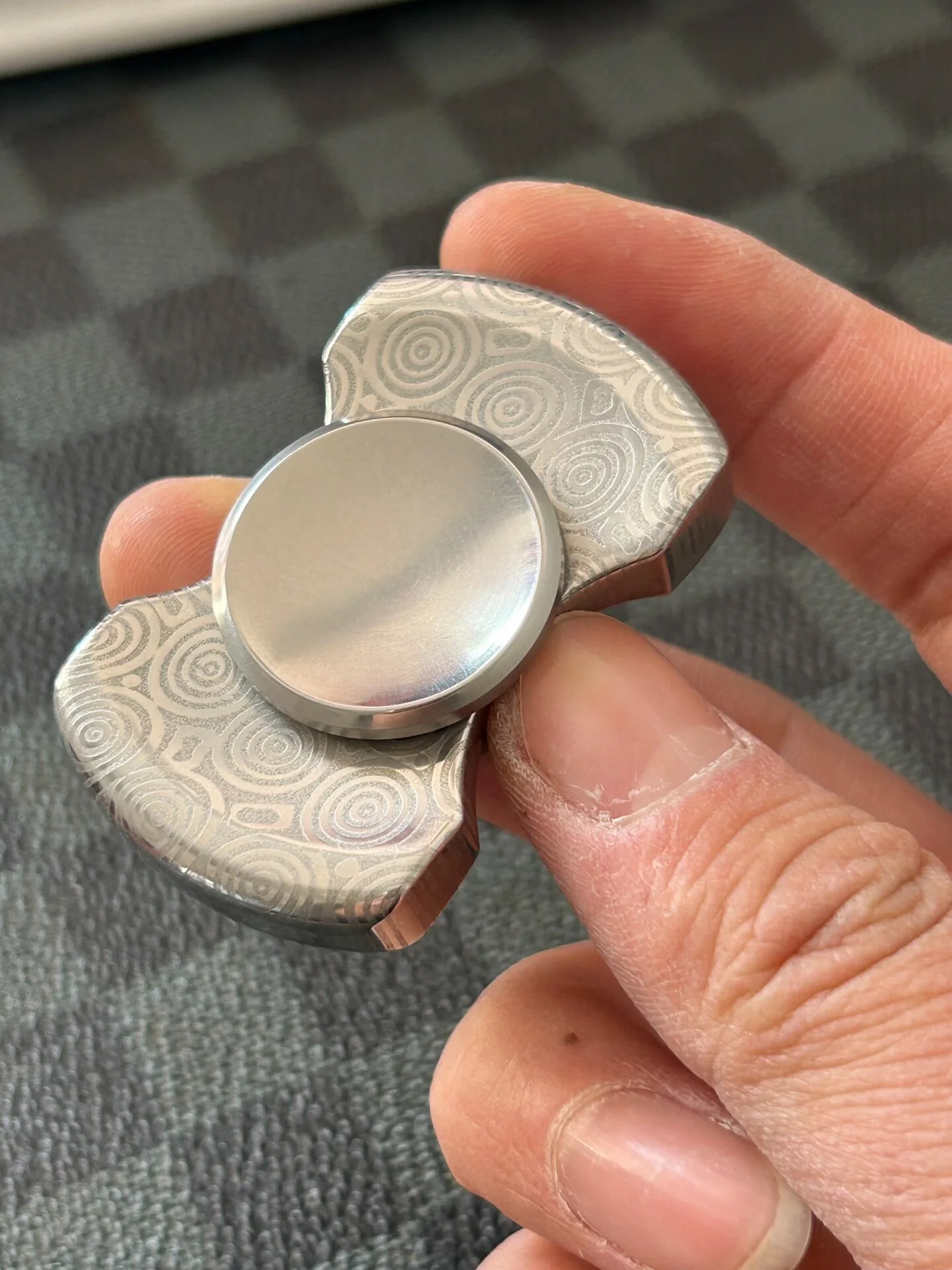 Old Wu Ruifan, two pages, rot gyroscope steel lock EDC, decompression toy