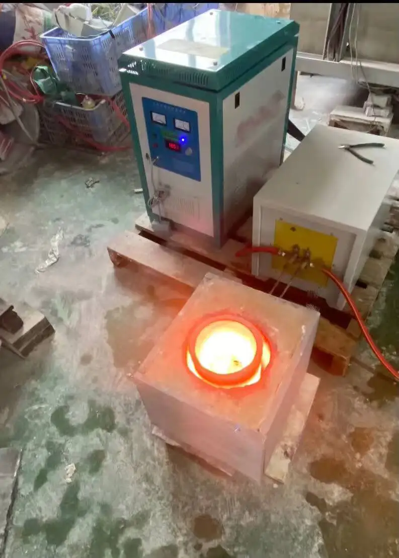 Medium Frequency Induction Melting Furnace Small Capacity 10Kg To 100Kg For Gold Sliver