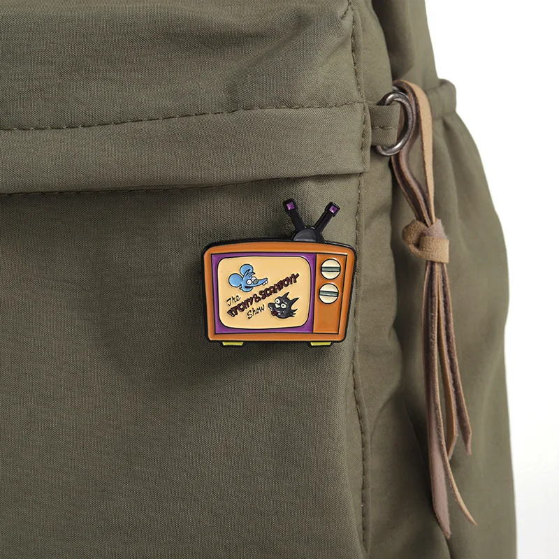 حيوان لطيف الكرتون التلفزيون بروش ، شارة معدنية ، الحلي ، دبابيس حقيبة للملابس ، اكسسوارات ظهره ، دبابيس الزخرفية ، طية صدر السترة ، الجملة