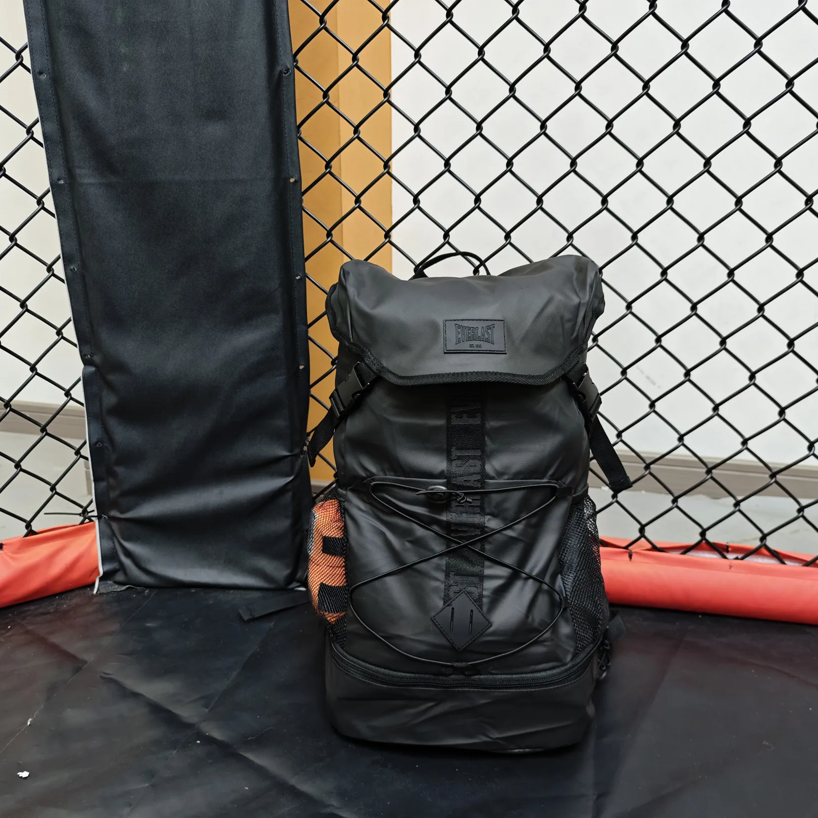 Universal Fitness Sports Backpack Boxing Martial Arts Training Bag Drawstring Closure Unisex 35L 40L Gym Bag Punching Gloves