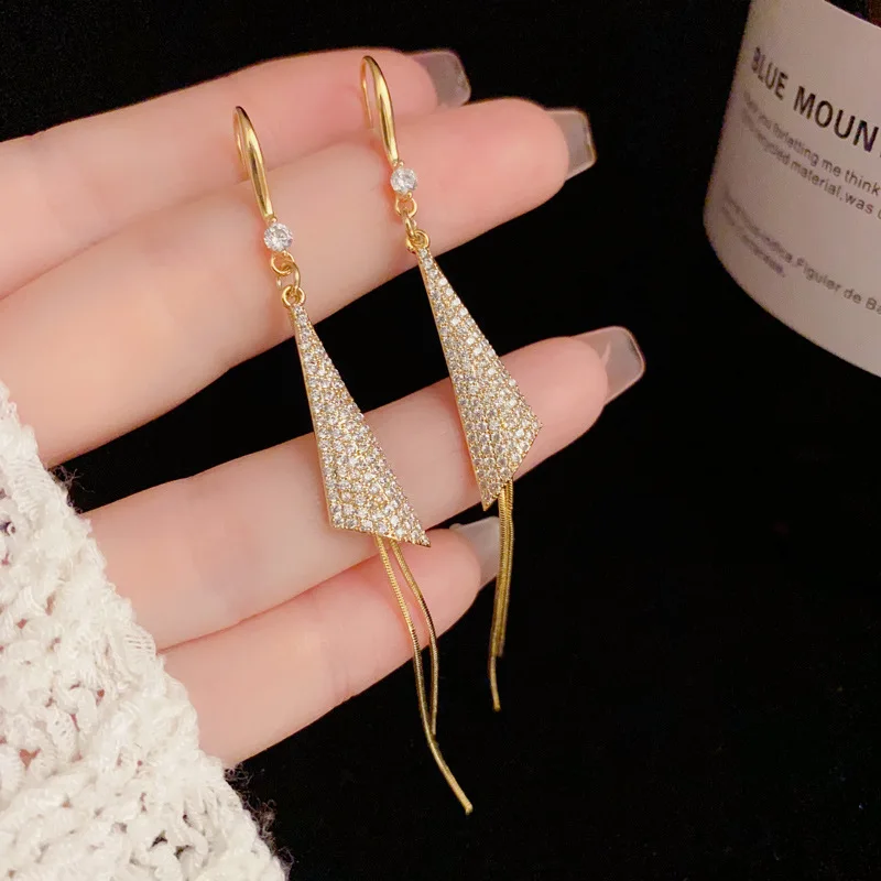 

French Style Triangle Drop Earrings Women Micro Paved Zircon Long Tassel Hooks Elegant Luxury Jewelry Slimming Statement Gift