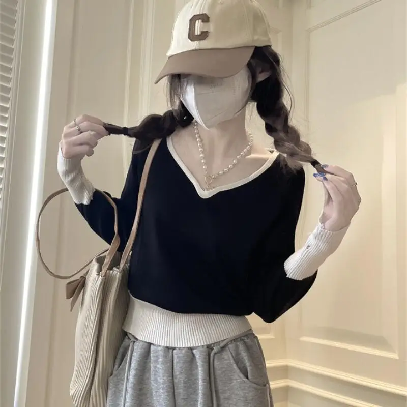 حار 2025 الخريف الشتاء جديد كسول اللون حجب الخامس الرقبة محبوك سترة للنساء ضوء الفاخرة موضة تنوعا أسفل القمم سترة