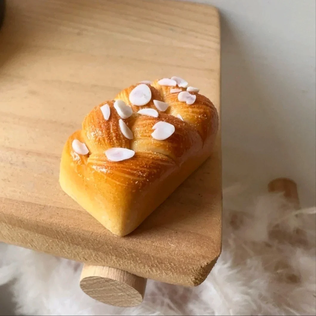 

1pc Small Toasts Bread Keycaps Personalized ESC Toast Gourmet Keycaps Hand Torn Bread Mechanical Keyboard 1.75u Replacement