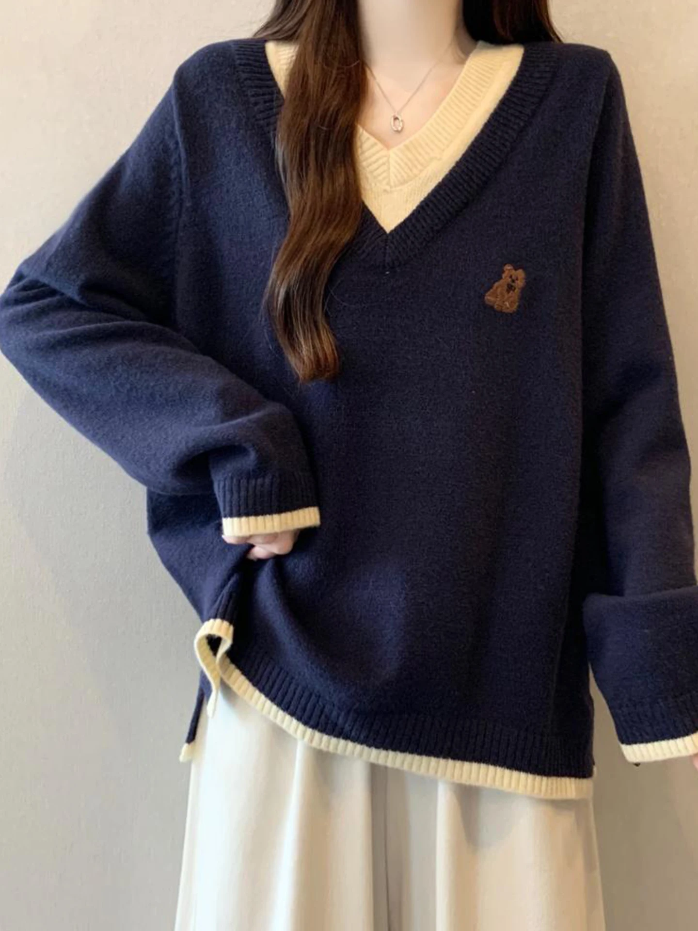 

Женский вязаный свитер с V-образным вырезом, больших размеров, скрывающий живот, для осени и зимы, мягкий, удобный, с длинными рукавами, для повседневной носки.