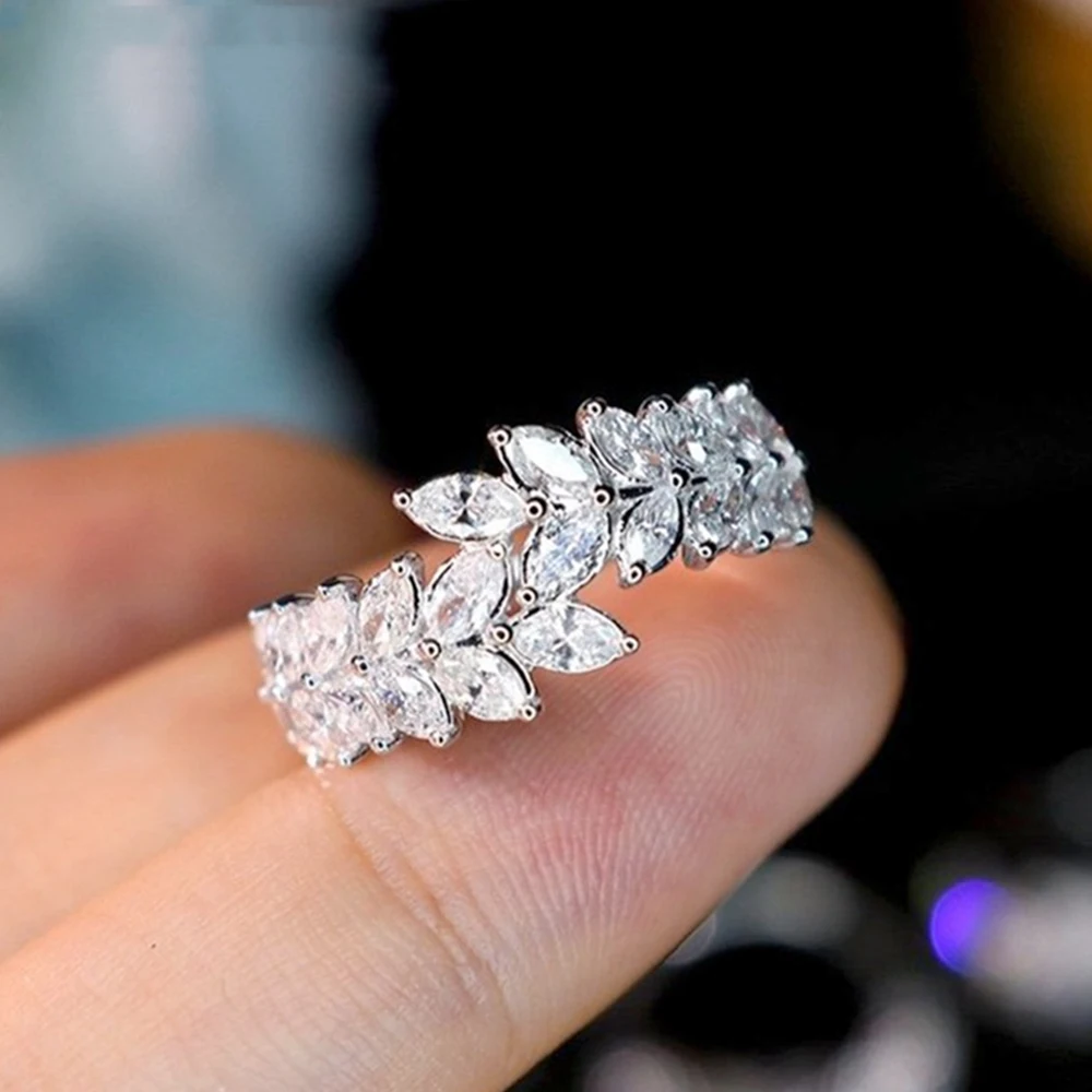 Huitan Mode Blatt Design Zirkonia Ring für Frauen Exquisite Braut Hochzeit Zeremonie Party Ringe Neue Erklärung Zubehör