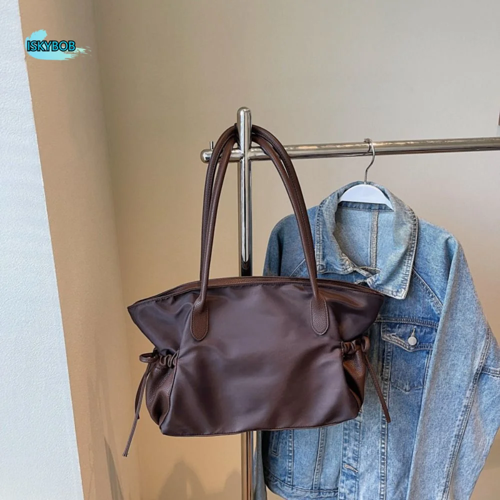 

Portable Casual Nylon Shoulder Bag Lightweight Zipper Handbag Large Capacity Korean Style Underarm Bag Travel