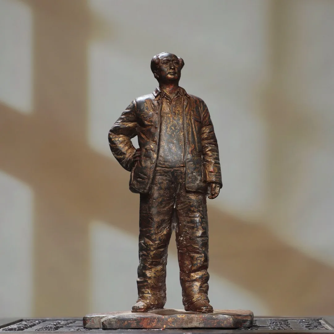Old Bronze Gilded Cinnabar Mud gold Chinese leaders Mao Zedong Great Chairman Mao statue Study screen Amass wealth Ornaments