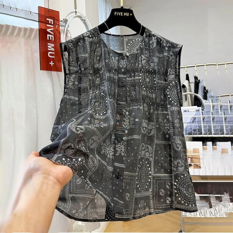 

Женские летние топы 2026: Новые повседневные свободные майки с принтом, круглым вырезом, в корейском стиле, без рукавов, с А-образным подолом, из полупрозрачной ткани