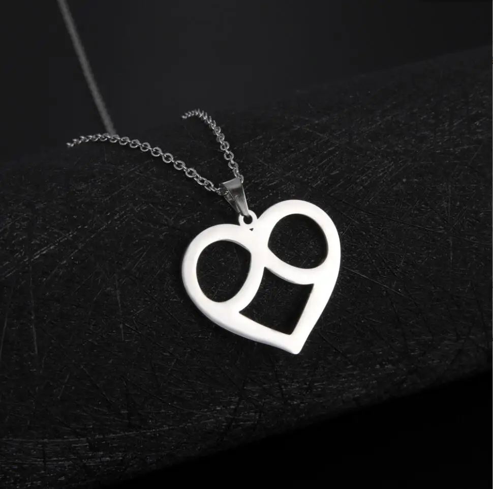 1PC Lovely Hollow Retro Mosaic Heart Necklace for Women Stainless Steel Clavicle Necklace Pixel Style Trendy Party Jewelry F1478