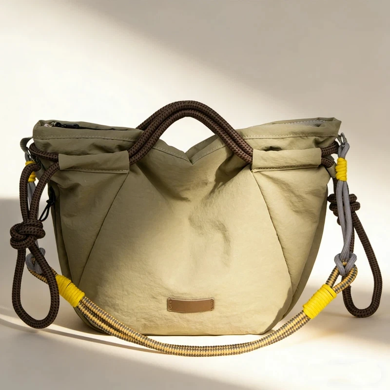 

Waterproof Oxford Cloth Sports Shoulder Bag Drawstring Shoulder Strap Zipper Crossbody Bag Suitable Leisure Sports Hiking Travel