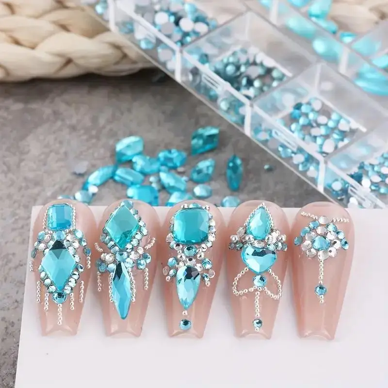 3D-Nagelkunst-Strasssteine, 12 Gitter, superglänzende Strasssteine mit flacher Rückseite, dekorativer Nagelkunst-Kleber, mehrere Formen, DIY-Nageldesigns