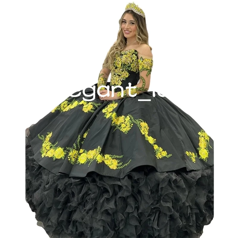 Medallones de corpiño de corazón negro, apliques florales 3D, falda escalonada bordada, Charro de México, vestidos de quinceañera negro