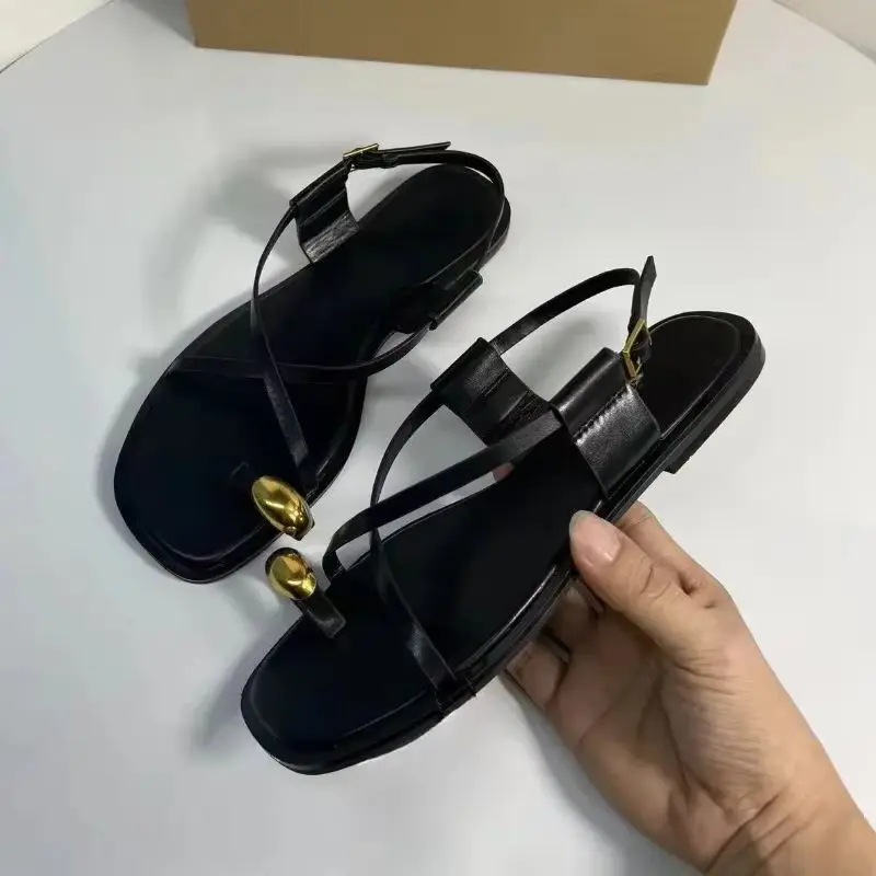 

2026 Summer Sandals For Woman Fashion Metal Decoration Ladies Footwear Breathable Cross Strap Casual Clip Toe Beach Flat Shoes
