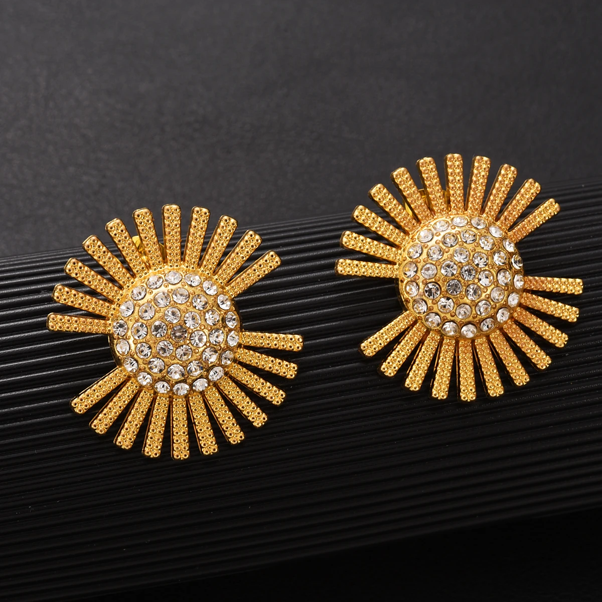 Dubai Men'S Fashion - Dubai Exquisite Hollow-out Earrings Fashion Earrings