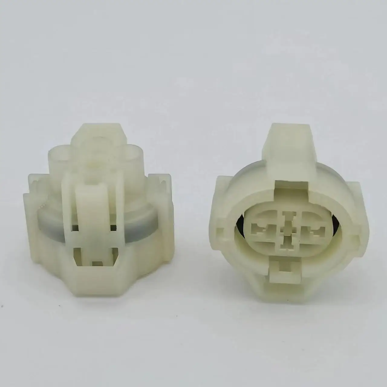 Connector 6189-0647 is suitable for the Great Wall Haval Cool Bear Tengyi C30 dazzling air conditioning pressure sensor plug