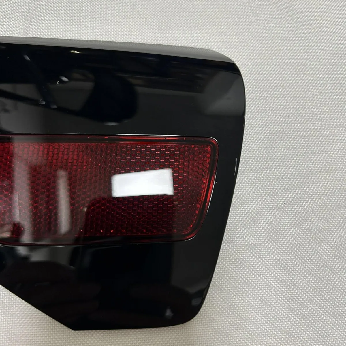 Suitable for Tesla Model 3/y Left Charging Port Cover Single Trim Panel 1448300 1518783-00