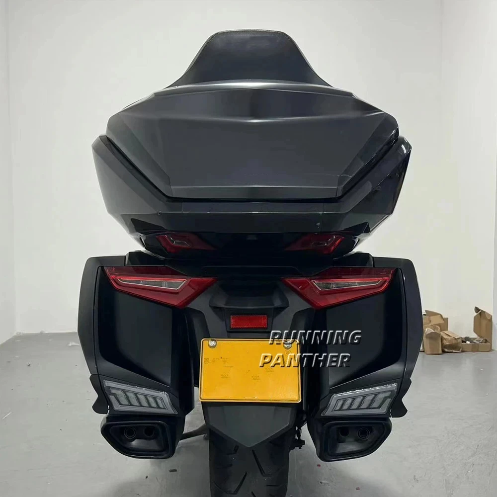 Rear Saddlebag Saddle Bag Turn Signal LED Lights Lamp For Honda Goldwing Gold Wing GL1800 Tour 2018-2023 2022 2021 2019