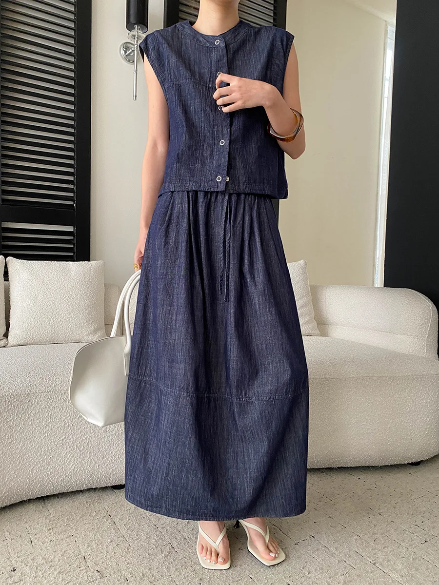 Frühlings- und Sommer-Damen-Set aus einfarbiger, retro-inspirierter, vielseitiger, ärmelloser Jeansweste mit Rundhalsausschnitt und Rock. – Detail 9