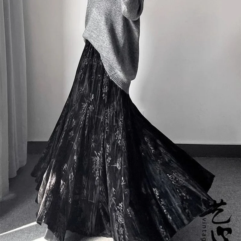 New Fashion Black Thick Velvet Long Skirt, Oversized Chinese Printed Mermaid Hem Maxi Skirt for Women w1394