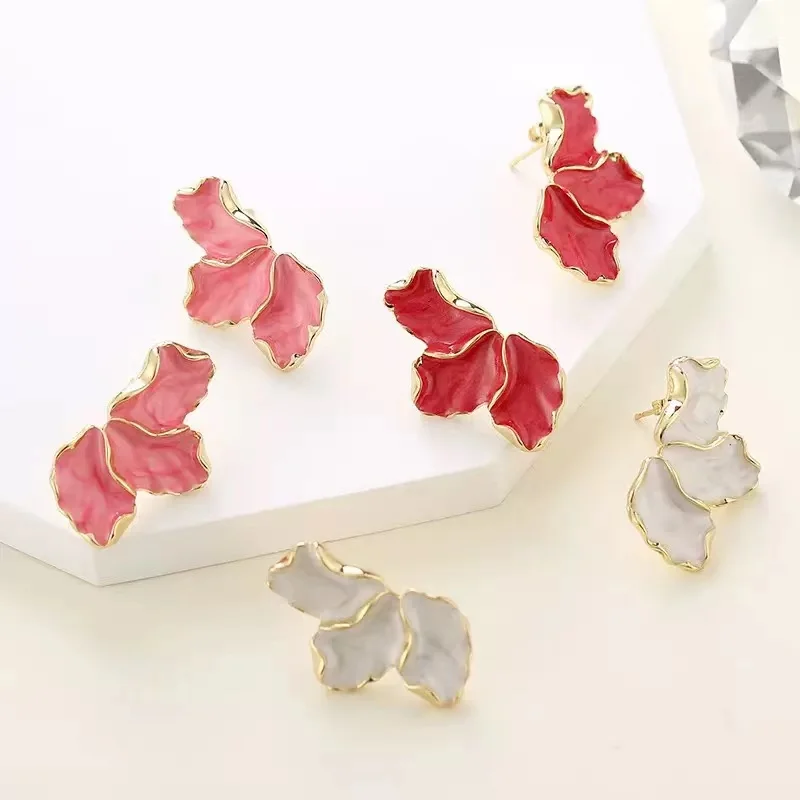 2PCSFashion Delicate Gold Plated Lrregular Back Earrings Heavy Design High Quality Cream Flower Earrings, The Best Family Gift F