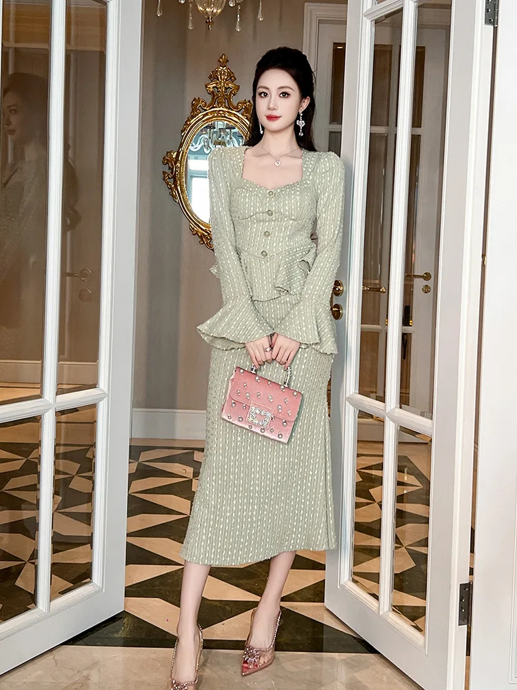 

Autumn and Winter New Style Small Fragrant Style Square Collar Waist Slimming Bell Sleeves Fake Two-Piece Dress