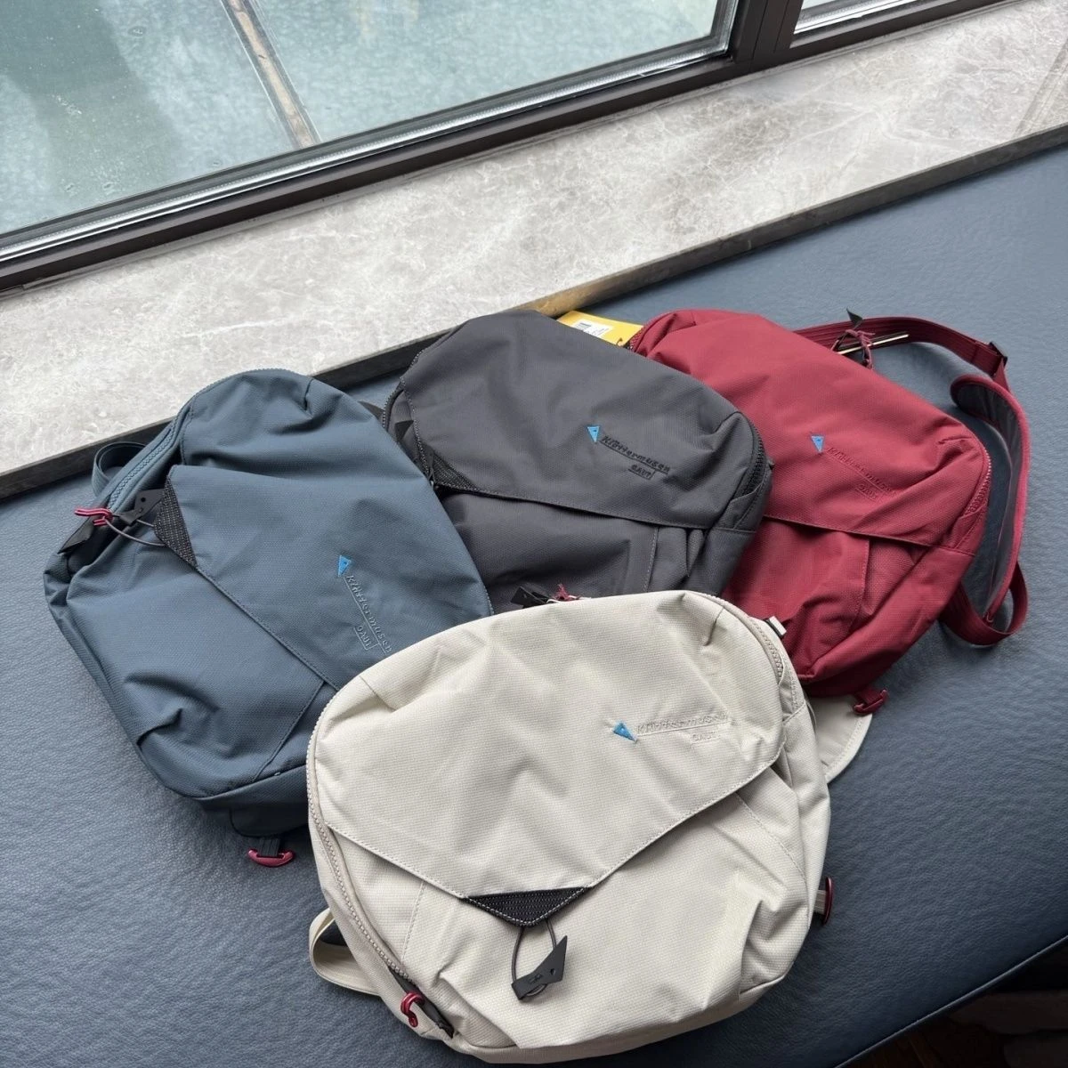 

8L Large Capacity Lightweight Outdoor Messenger Bag Shoulder Crossbody Bag for Men Women Commute & Cycling outdoor bag