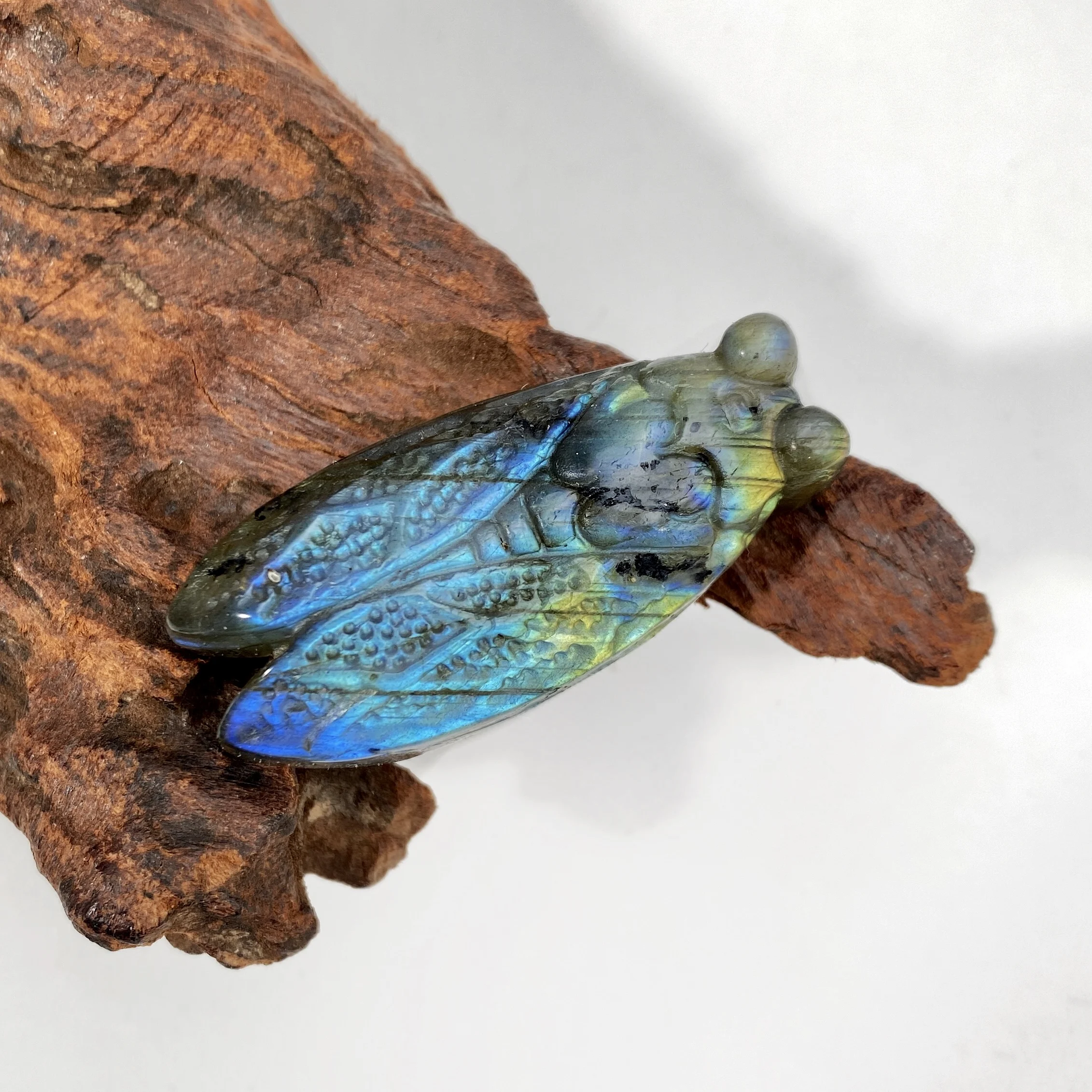 1pc Natural Crystal Labradorite Cicada,Crystal Carving，Perfect Home Office Desktop Decoration,Great Gift,Mother's Day Gift.