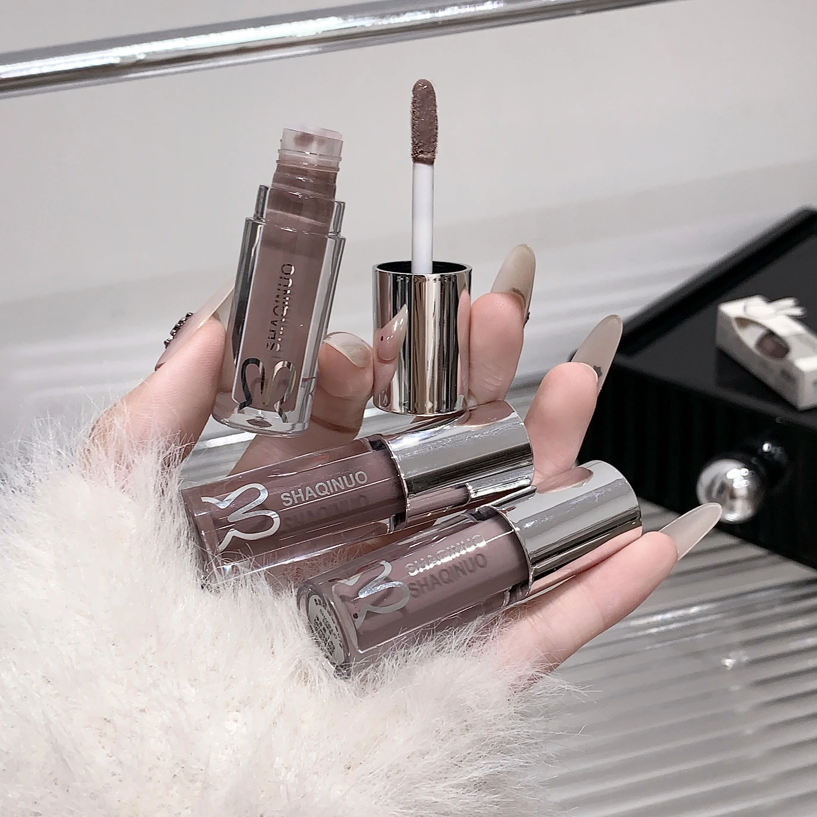 SHAQINUO Water Light Mirror Lip Gloss Lasting Moisturizing Cool Black Silver Gray Pearlescent Fine Sparkling Lipstick Lip Oil