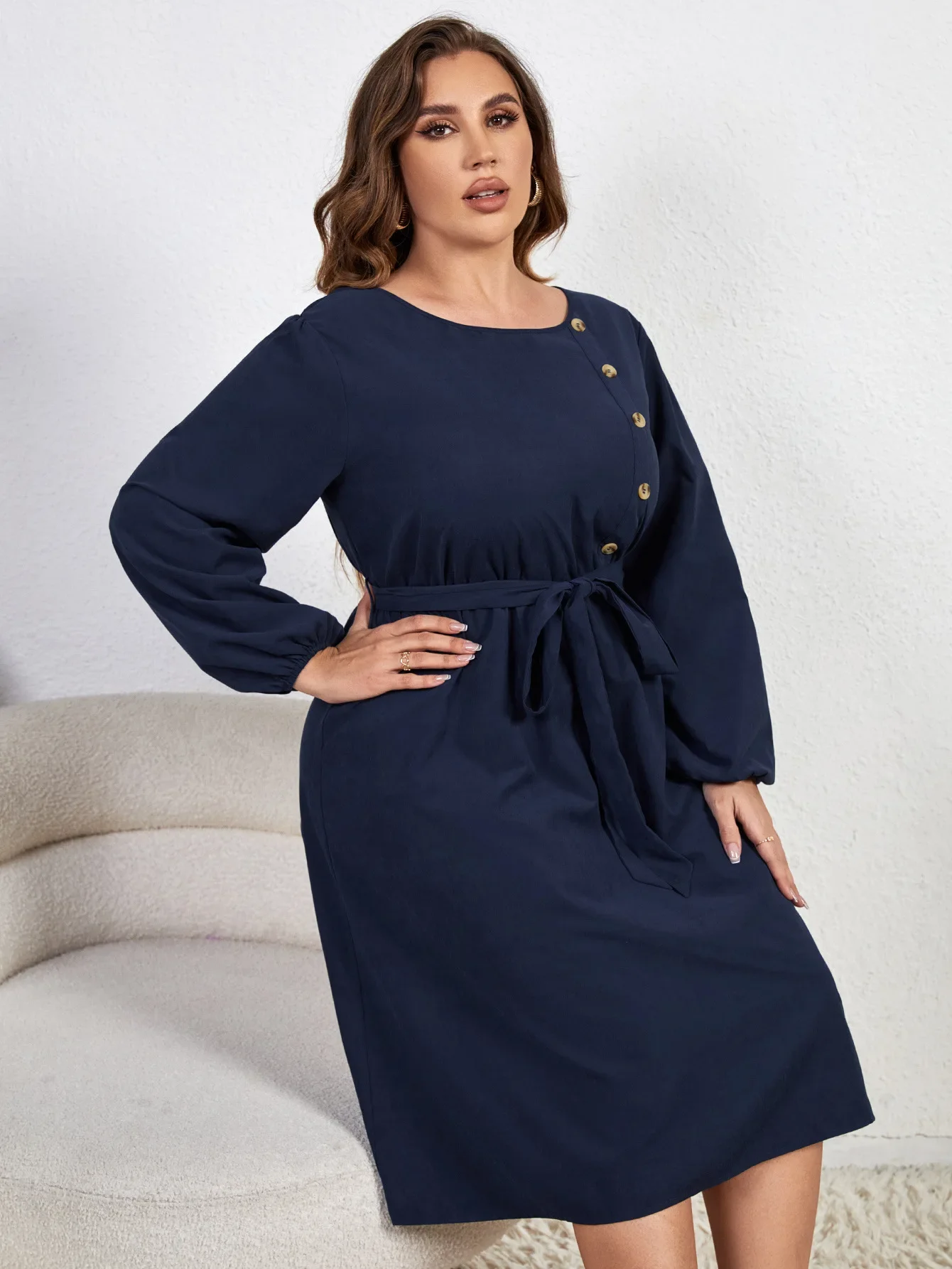 Plus Size Długie rękawy Sukienka damska Moda Solidne guziki z przodu Luźne swobodne sukienki z wycięciem na szyi Pas biodrowy Sukienki imprezowe