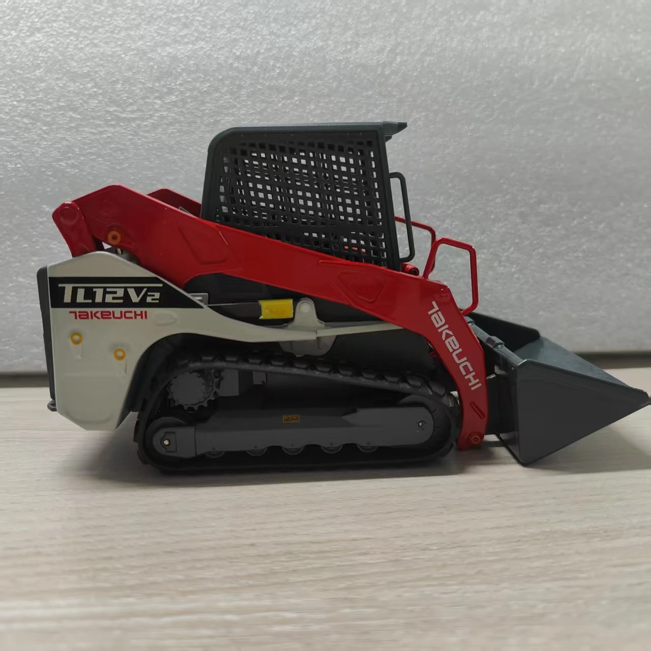 يموت الصب 1:25 مقياس Takeuchi TL12V-2 محمل زلق الهندسة رافعة شوكية ثابتة محاكاة سبيكة نموذج جمع هواية تذكارية #6